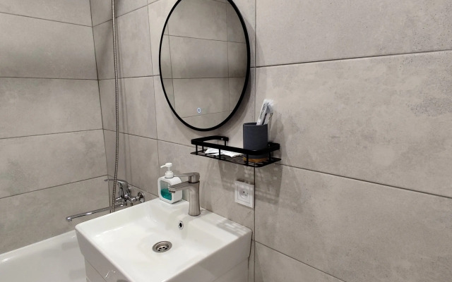 Квартира с балконом с WiFi и кондиционером в центре города на 3 этаже