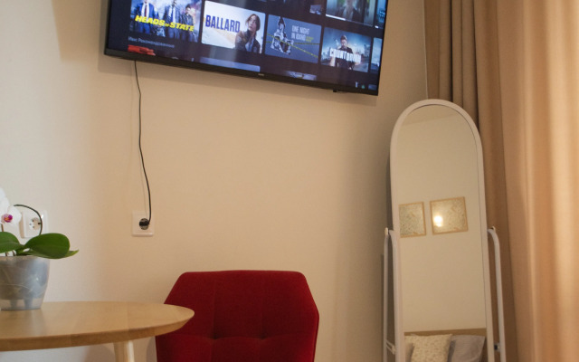 Апартаменты комфортная уютная студия у Парка Победы