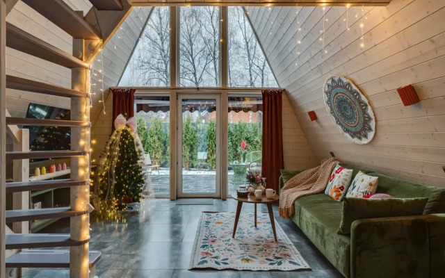 Частный дом Увеличенный А-фрейм Сад с баней и чаном