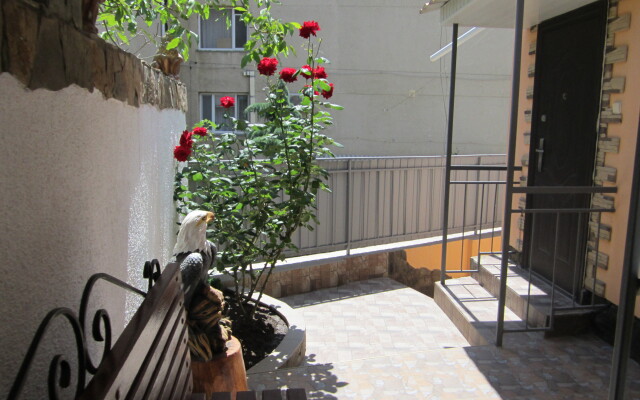 Na Ayvazovskogo Guest house