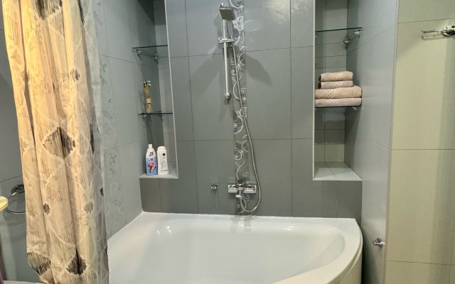 Royal Green Apartment U Korolevskikh Vorot Flat
