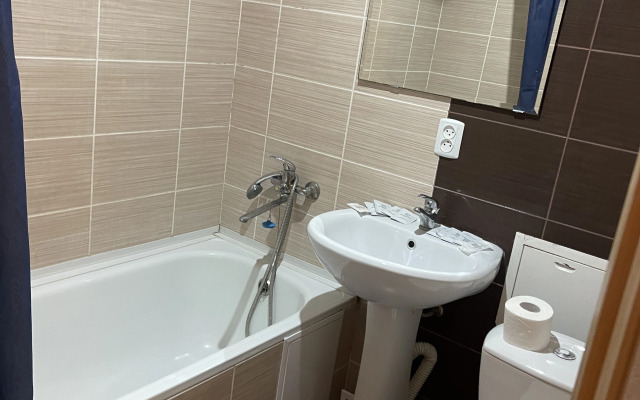 Dvukhkomnatnaya. Kommunisticheskiy 85a Flat
