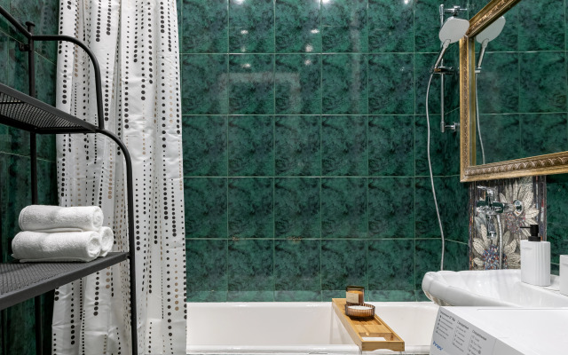 Квартира GM Apartments Четырехкомнатные с двумя санузлами