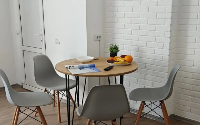 Yuitnaya 2k Po Tukhachevskogo 49/2-21 Flat