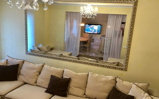 Апартаменты в центре с видом на Севастопольскую бухту