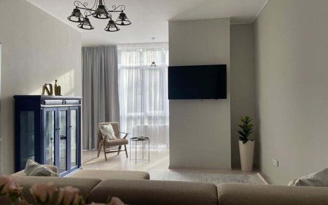 Prostornye Dvukhkomnatnye Indigo Apartments