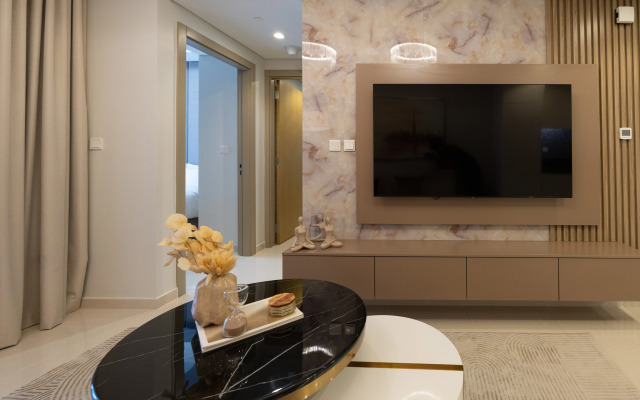 Apartment Keyrock Living: Exclusive Luxury at Aykon Tower