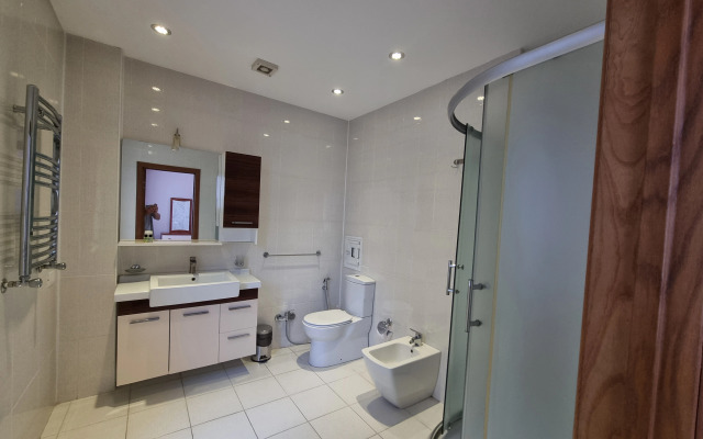 Isr Lux Apartments