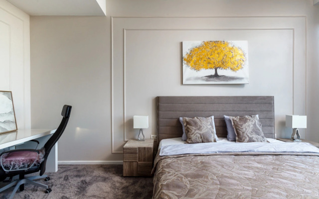 38th Floor, Stylish Apartment with Private Park