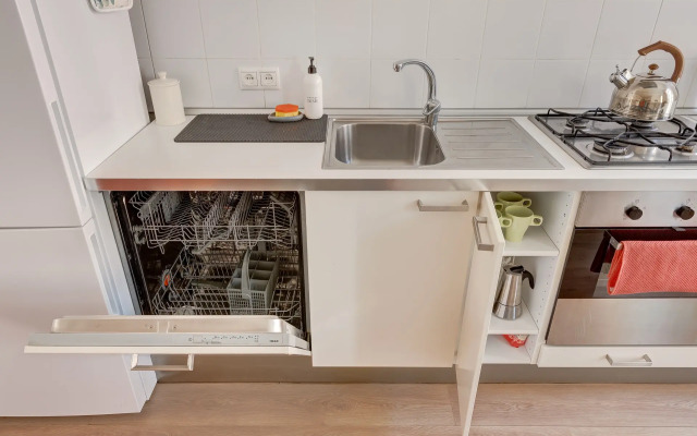 V stile disko u Strelki na Vasilevskom Flat