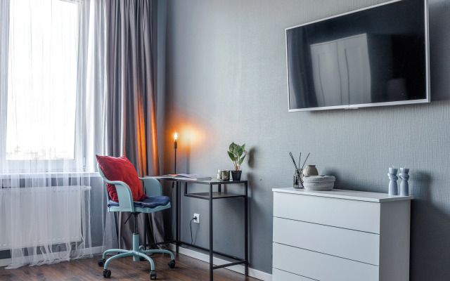 S balkonom i krasivym vidom u metro Apartments