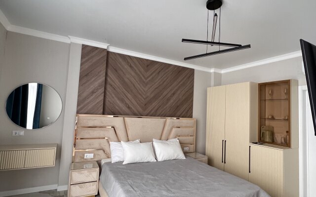 Holiday Hotel