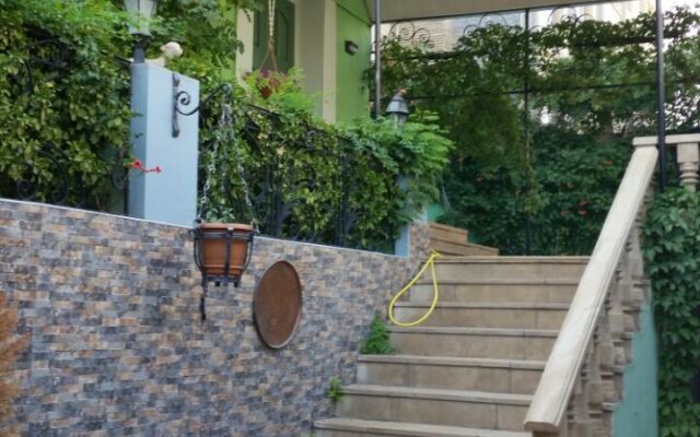 Green Yard Hotel