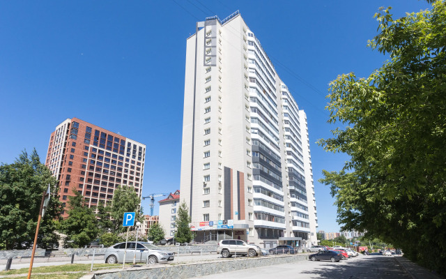 Апартаменты 1-к центр Орджоникидзе 47