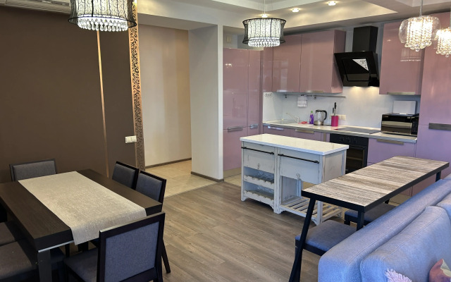 Sochi Dvukhkomnatnaya V Tsentre Apartments