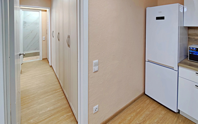 Dizaynerskie Tryokhkomnatnye Apartments