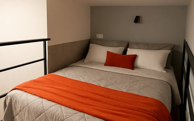 Апартаменты двухуровневые возле Кремля с парковкой