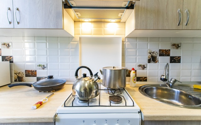 Prostornye trehkomnatnye apartamenty v kurortnoy chasti Zheleznovodska