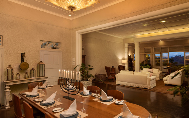 Бутик-отель Castle Hill Bungalow