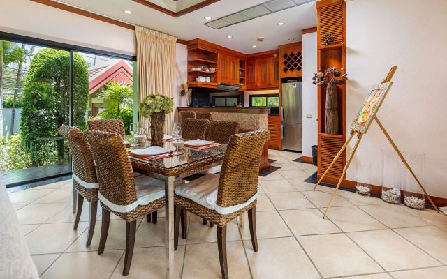 Toba Baan Bua Estate Naiharn Beach Villa