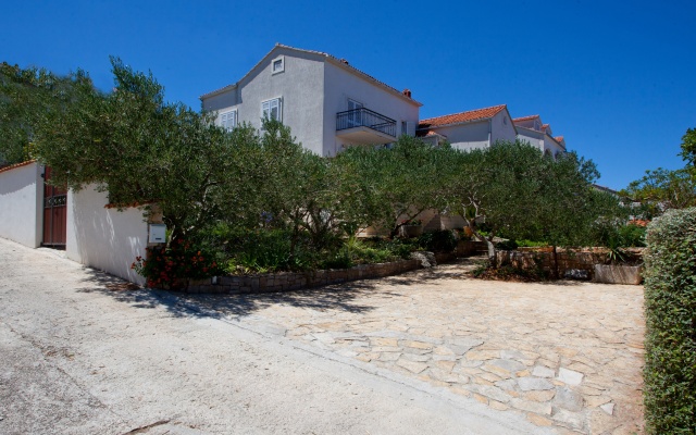 Lukrecia Villa