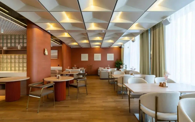 Отель Renion City