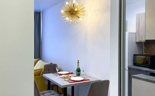 vidovye s krovat'yu i bol'shim balkonom, 17 etazh Apartments