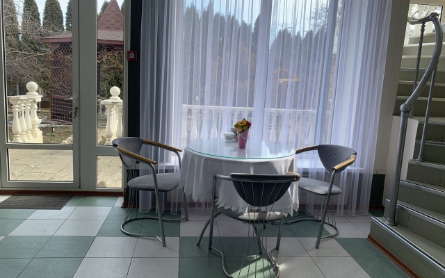 Lastochka Hotel