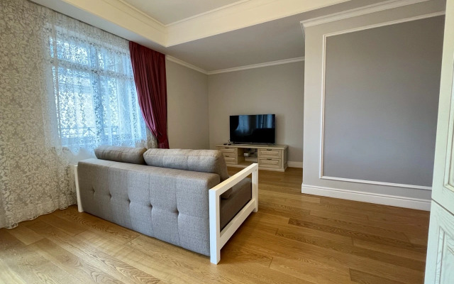 Dvukhkomnatnye s Balkonom Premium Klassa v Zhk Diplomat Apartments