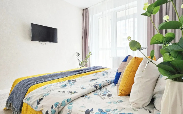 V 5 Minutakh Ot Kremlya Flat