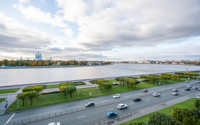 S Vidom Na Smolny Sobor Flat