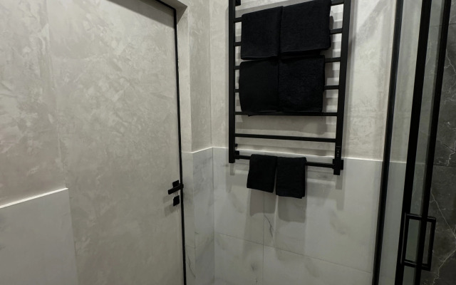 2 Na pervoj linii naberezhnoj Flat