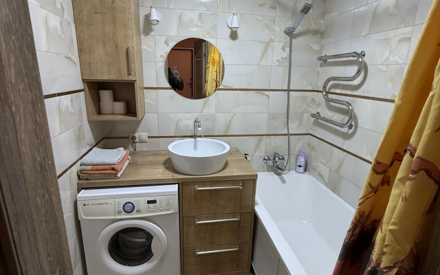Dizaynerskaya Dvukhkomnatnaya Kvartira Flat