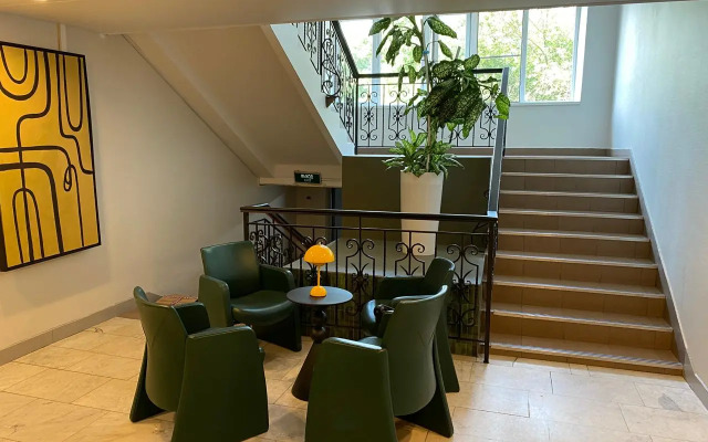 Alma Hotel