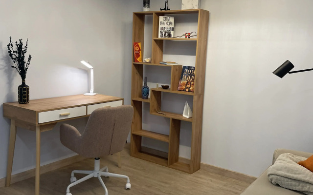 S Sovremennym Dizaynom I Mebelyu Flat