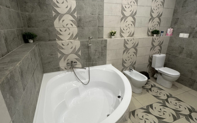 Pjatikomnatnyje V Taunkhause Na Bannom Apartments