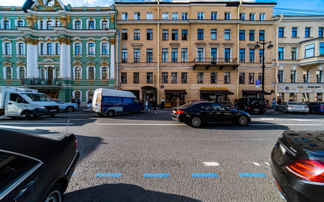 Svetlaya V Samom Tsentre Flat
