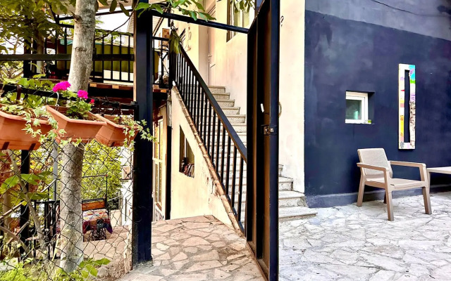 POnx Studios Apartments
