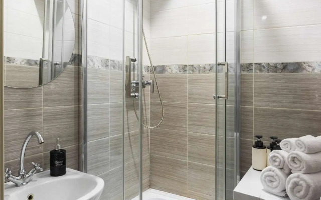 Апартаменты двухкомнатные с Видом на Привокзальную Площадь Hygge Karelia