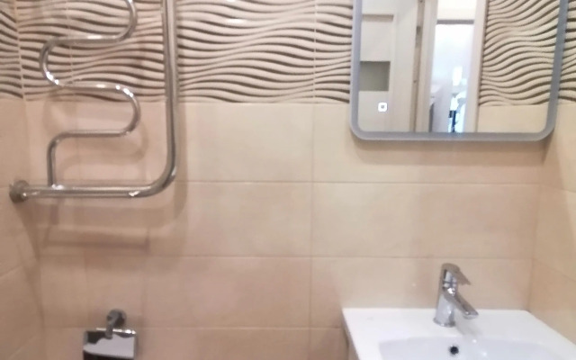 Pyadom C Torgovym Tsentrom I Alleej Flat