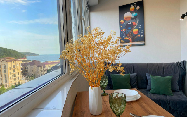 S Panoramnym Vidom Gory I More Apartment