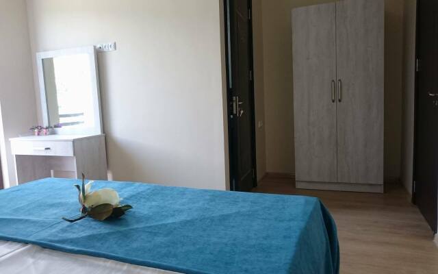 Holiday House Green Cape Batumi Guest House