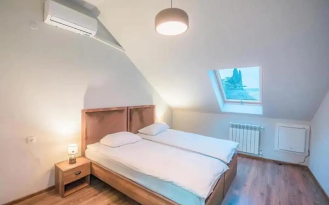 Rooftop Apartments at Rustaveli Avenue Mini hotel