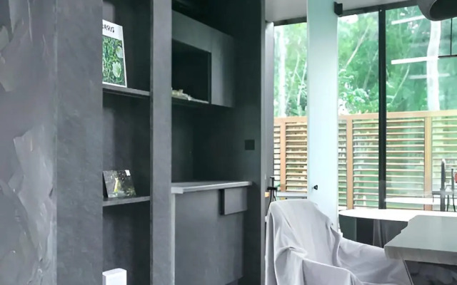 Private House na Beregu Reki s Avtorskim Dizaynom
