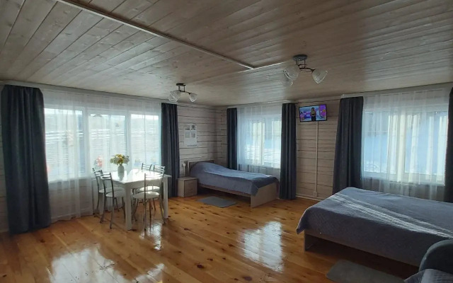 Tikhiy Dvorik Apartment