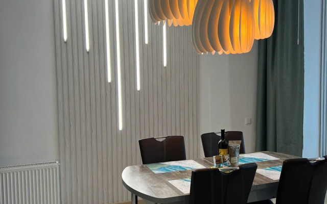 Апартаменты Афалина с зоной патио и отдельной спальной комнатой