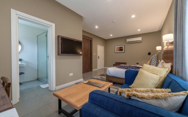 Central Hotel- Ridge