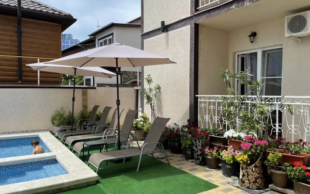 Ellada Guest House