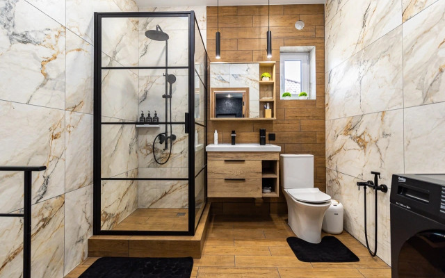 Частный дом с беседкой баней и чаном