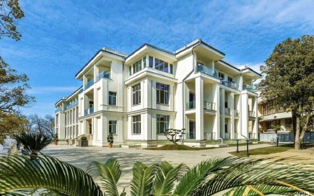 Grand Royal Residences Apartment Complex